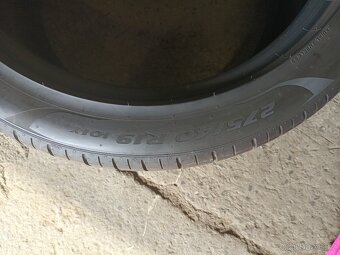 2xletní pneu 275/40/19.Pirelli. - 4