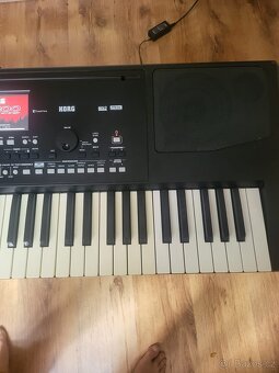 Korg pa 300 - 4