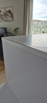 dělící stěna/regaly - 4
