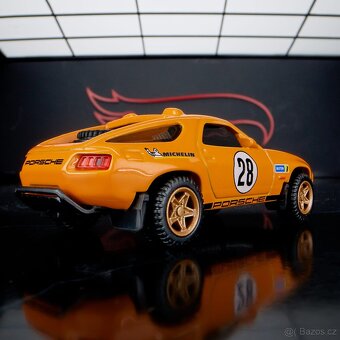 Hot Wheels Elite 64 Porsche 928 Safari - 4