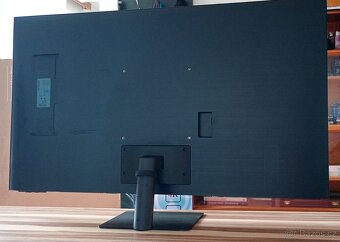 Rezervováno do 5.7. 42.5" SAMSUNG Smart Monitor M7 - 4