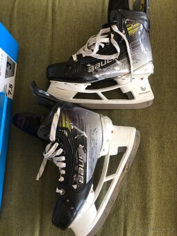 Brusle Bauer Vapor Hyperlite vel 7,5 FIT 3 - 4