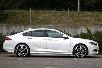 Opel Insignia 2.0 Turbo Innovation 4x4 AT8 - 4