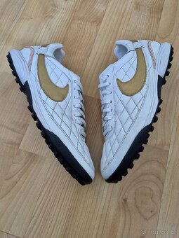 Kopačky, turfy Nike Tiempo R10 TF, Ronaldinho - 4