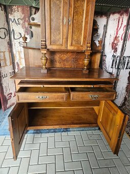 Kredenc starožitný - 4