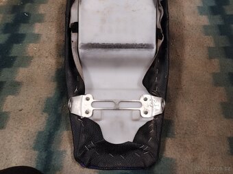 Prodám sedadlo Yamaha YZF250 - 4