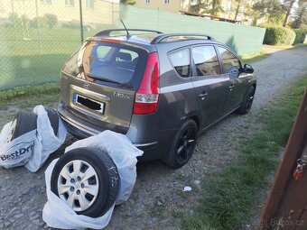Hyundai i30 1.6 benzín 93KW-Koup.ČR,CEBIE,PO SERVISU - 4