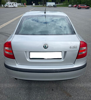ŠKODA OCTAVIA II Ambiante sedan 1,6 MPI - 4