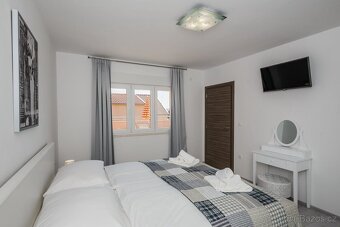 Chorvátsko krasny dom se 4 apartmány 80 m od mora - 4