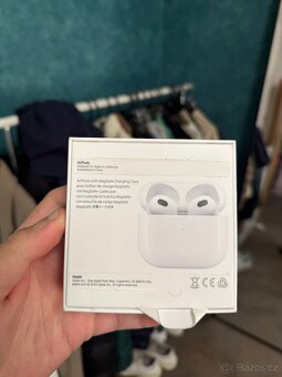 Apple Airpods 3 sluchátka - 4