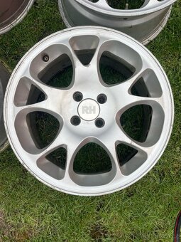 Alu RH R17 8,5 J ET55 +8J ET55 4x100, 205/40 R17 - 4