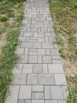 Dlažba velice zachovalá 40m2 - 4