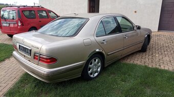 Mercedes E320 CDI Lorinser Elegance / r.2000 / Ř6 válec - 4