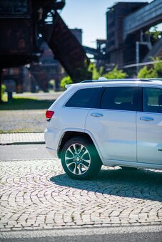 Jeep Grand Cherokee - 4