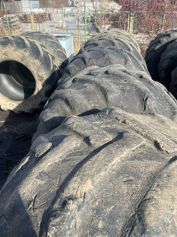 použité lesnické pneu 710/45 R26,5 - 4