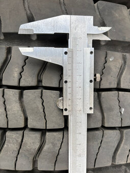 Good Year pneu 245 70 R17,5 - 4