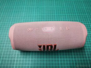 JBL Charge 5 - růžová - 4