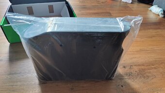 Záložní zdroj APC Back-UPS Pro Herní, 2200 VA, 1320 W - 4
