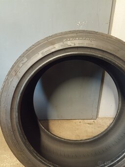Nexen 235/45R19 - 4