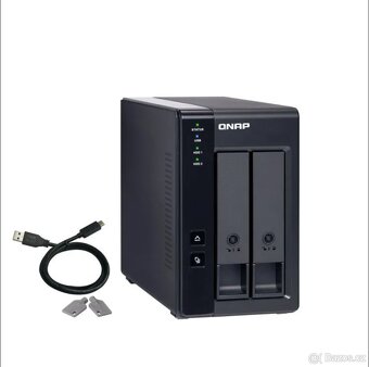 QNAP TR-002 - TOP v záruce + 2 x 4TB WD - 4