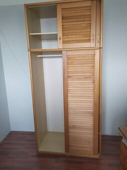 DOVOZ MOŽNÝ 3x stejná skříň masiv dveře - 4
