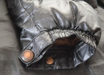 Bunda péřová ZARA velikost S, lehká, teplá, super stav - 4