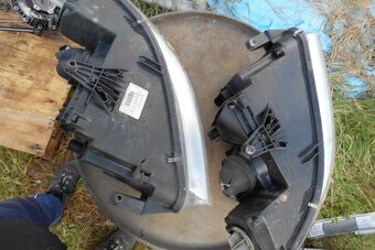 VW Passat B5,5  3BG kombi, přední světla - 4