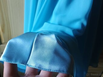 Krásné tyrkysové šaty na ples či do tanečních, velikost 38 - 4