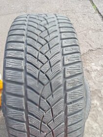 Zimní pneu 215/55 R16 - 4