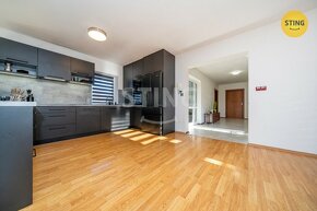 Prodej rodinného domu 200 m2 s garáží, 129325 - 4