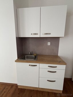 Kancelář v centru Ivančic - 4