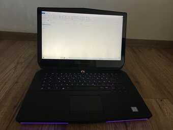 Alienware r2 15" - 4