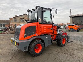 Kolový kloubový nakladač ER408 (nosnost 1000kg) - 4