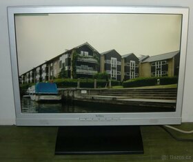 LCD monitor Belinea 22 palců, 1680x1050, proužek - 4