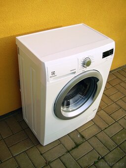 Úzká pračka ELECTROLUX - 4