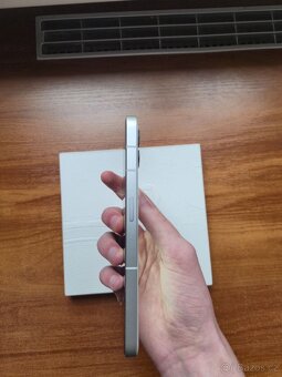 Vyměním Nothing phone 2 - 4