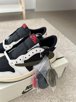 Jordan 1 Retro Low OG SP Travis Scott Olive (Women’s) - 4