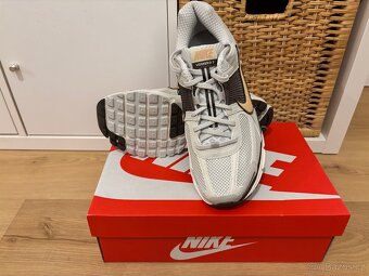 Nike Zoom Vomero 5 JD, vel. 42,5 - 4