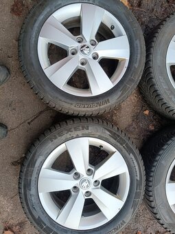 Škoda Octavia III - alu 6x16 et48 + zimní 205/55/16 - 4