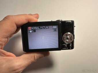 Panasonic Lumix DMC-FX8 - 4