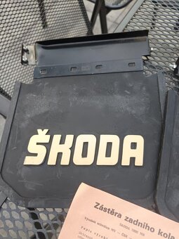 škoda zadní zástěrky (lapače nečistot) - 4