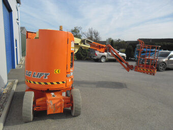 Kloubová pracovní plošina JLG E300AJP - 4