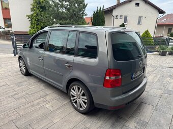 Volkswagen Touran 2,0TDI 7míst - 4