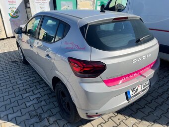 Dacia Sandero 1.0 i 67kw km42tis rok 2024 - 4