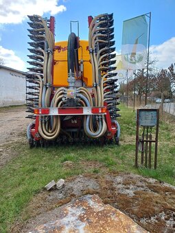Samojízdný aplikátor Vredo VT4546 + diskový injektor ZB3 875 - 4