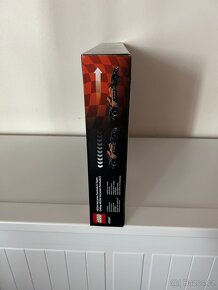 LEGO Technic 42169 NEOM McLaren Formula E Race Car - 4