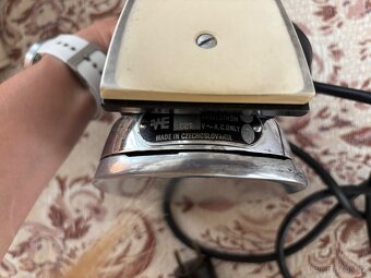 Starožitná žehlička - 4