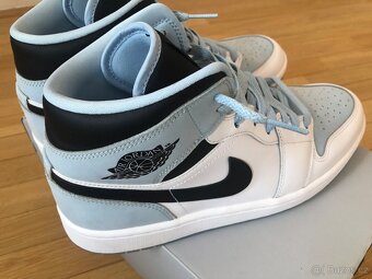 Air Jordan 1 Mid SE - 4