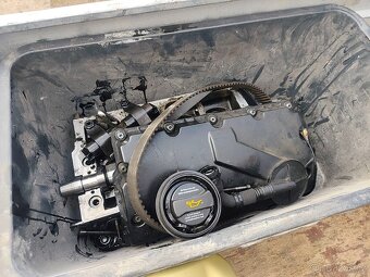 Motor 1.9tdi 77kw BXE díly - 4