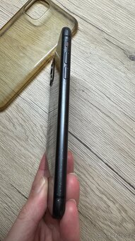 IPhone 11 64GB černý, pěkný stav - 4